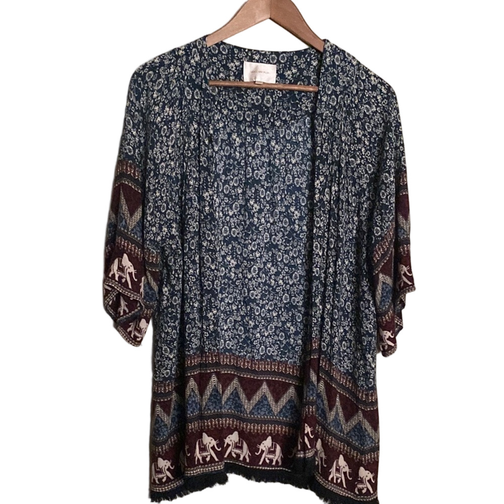 🎈$10 add on. Skies Are Blue Black Flutter Sleeve Kimono Tunic